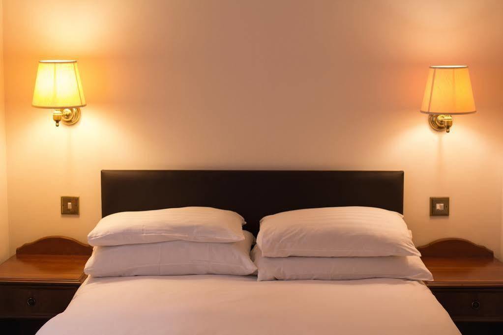 Abbey Lodge Hotel High Wycombe Extérieur photo